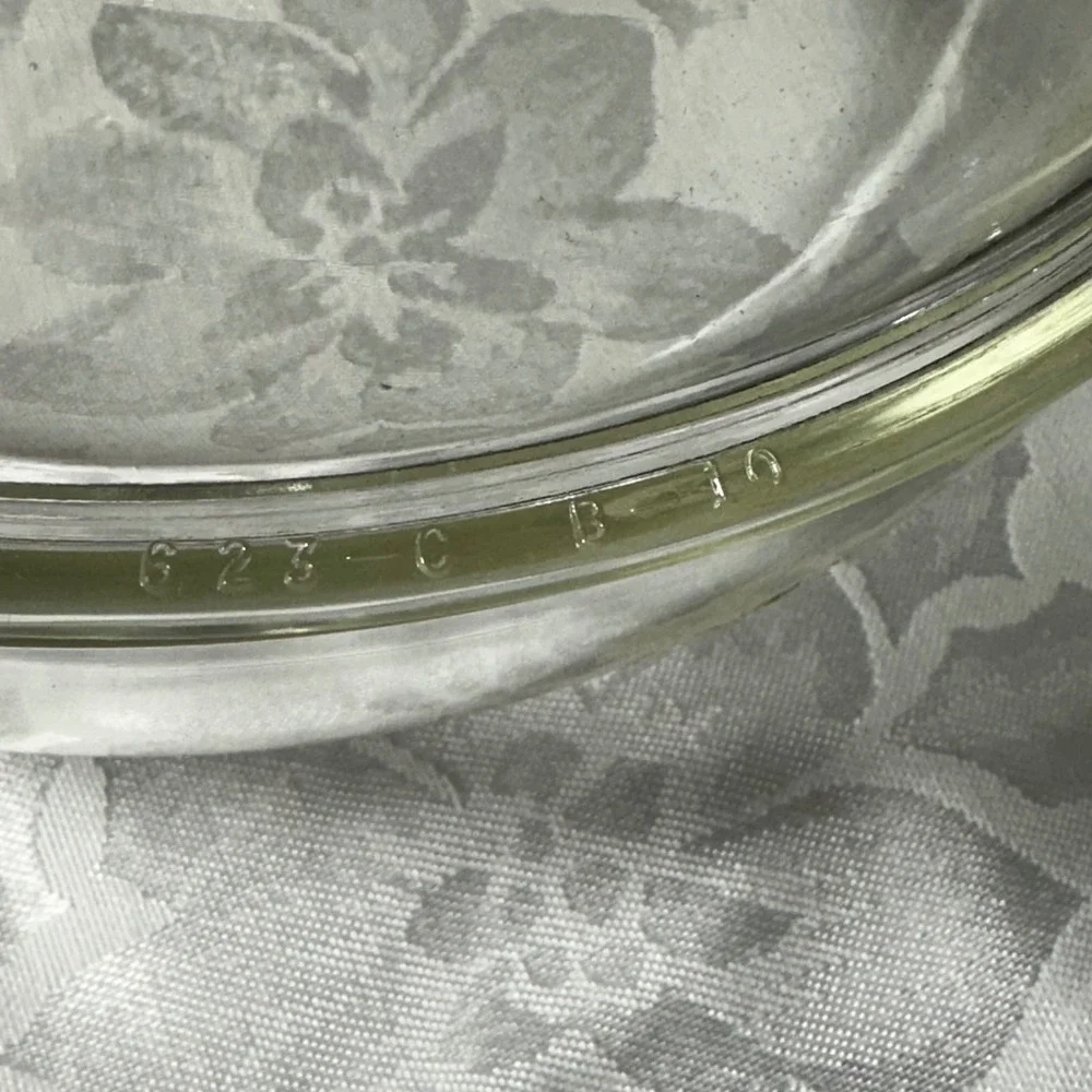 Vintage Pyrex Casserole Dish 1.5qt Glass Silver Filigree Carrier Tape Residue
